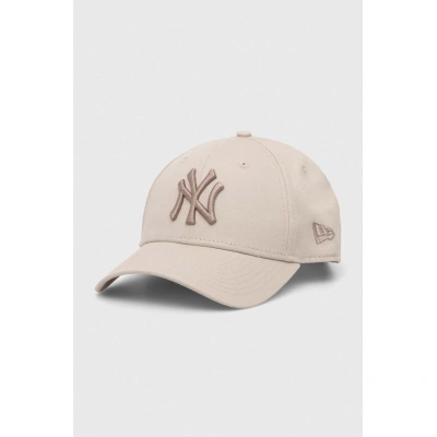 Bavlněná baseballová čepice New Era 9FORTY NEW YORK YANKEES béžová barva, s aplikací, 60503377